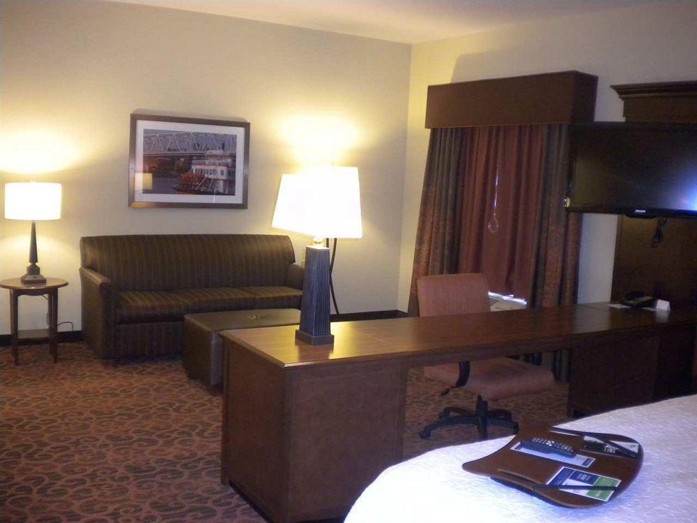 Hampton Inn & Suites Cincinnati / Uptown - University Area Εξωτερικό φωτογραφία