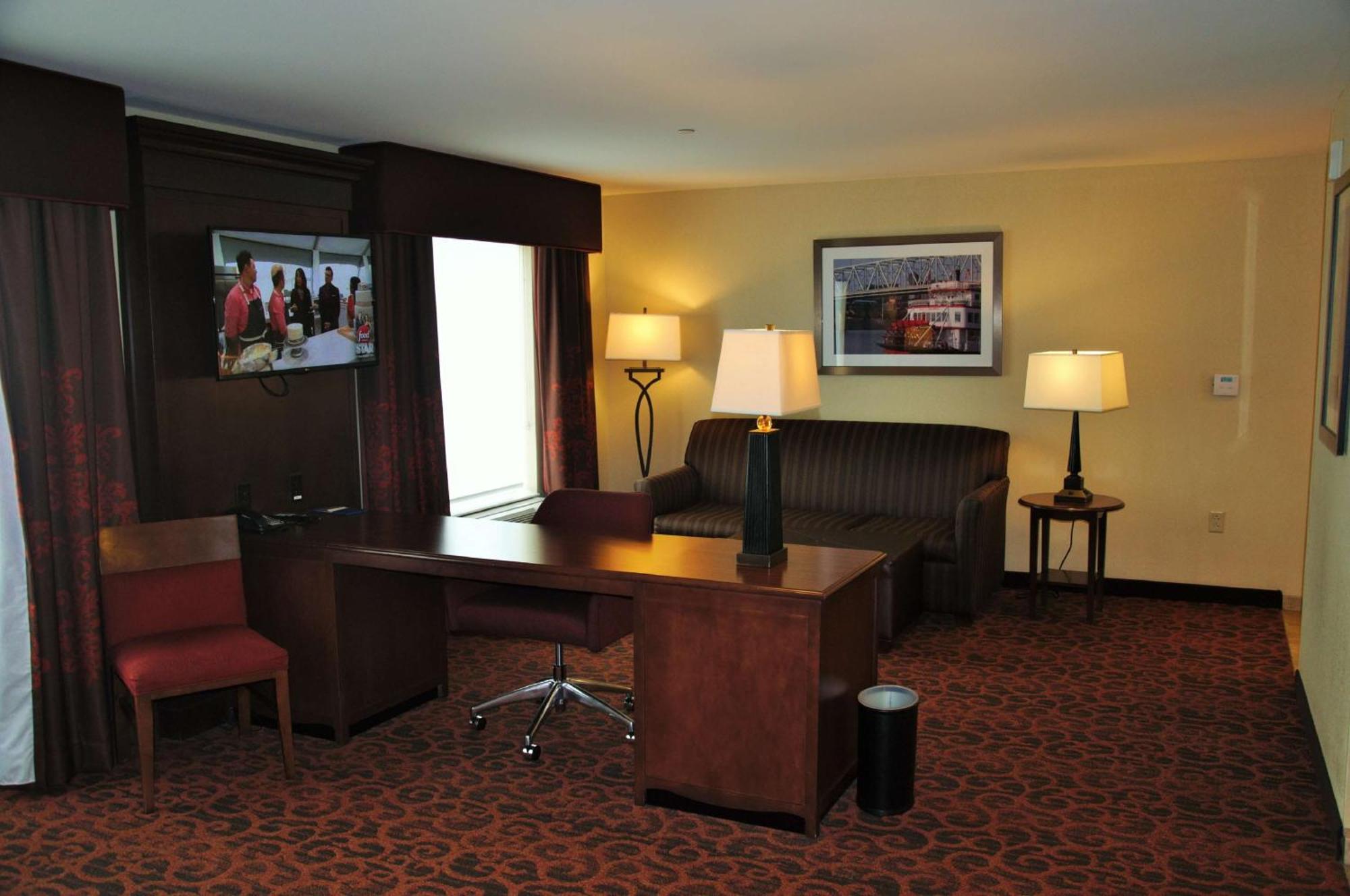 Hampton Inn & Suites Cincinnati / Uptown - University Area Εξωτερικό φωτογραφία