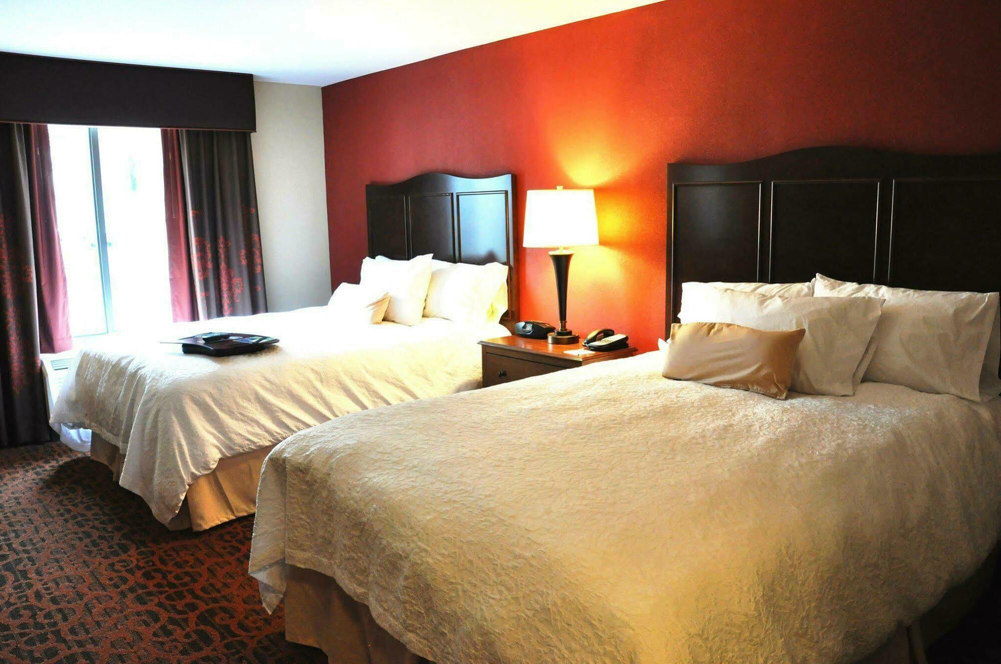 Hampton Inn & Suites Cincinnati / Uptown - University Area Δωμάτιο φωτογραφία